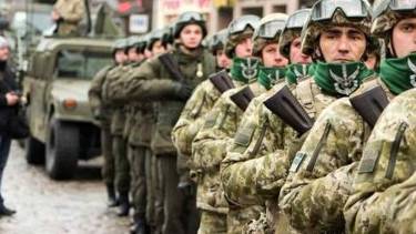 &laquo;Марш захисників України&raquo; проходить у Львові: 1200 військових і понад 50 одиниць техніки (ВІДЕО)