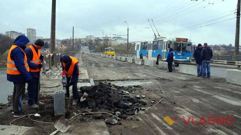 Експерти перевірять, чи розкрадались бюджетні кошти під час будівництва мосту у Вінниці