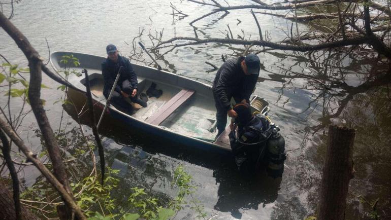З озера на Вінниччині підняли тіло 21-річного рибалки