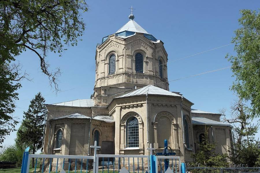 Кам'яний Покровський храм у селищі Стара Прилука фото