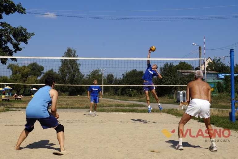 родинний чемпіонат з волейболу у Вінниці фото