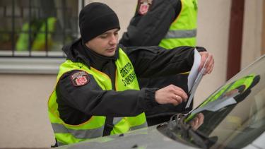 Вінницьких інспекторів з паркування оснастять нагрудними відеореєстраторами