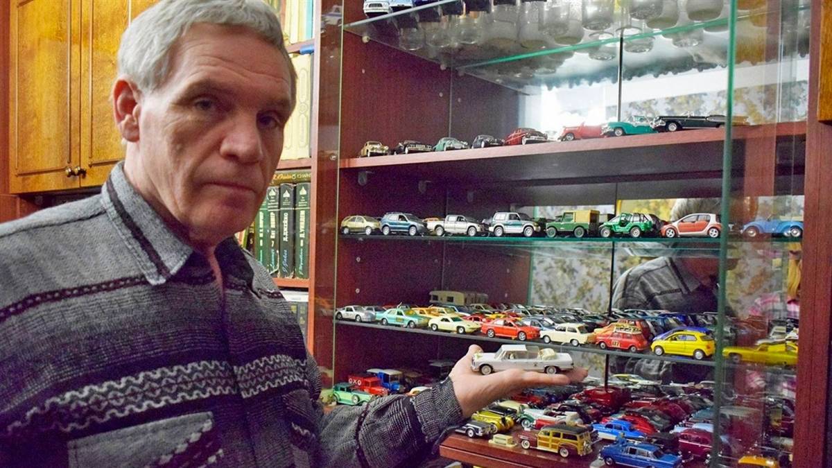 У колекції афганця з Вінниччини близько 300 моделей авто