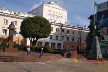 пам'ятник Шевченку у Вінниці фото
