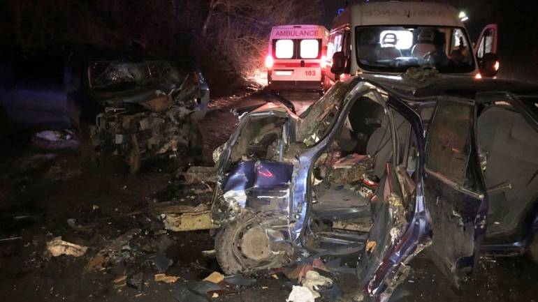 На Вінниччині сталась потрійна ДТП: 2 загиблих, 3 травмованих (ФОТО)