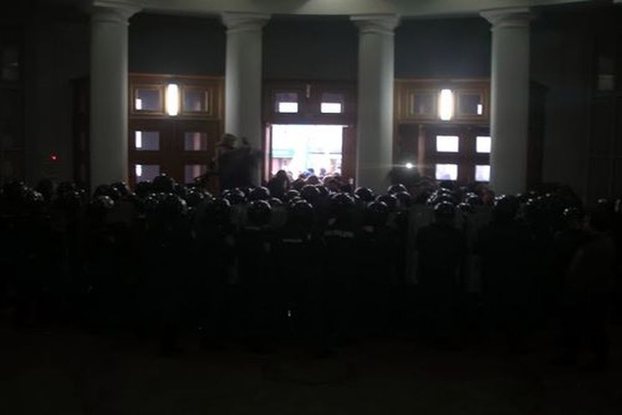 Політичні чвари вінницьких політиків спровокували захоплення ОДА
