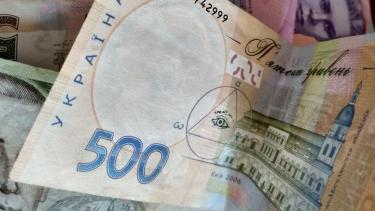 Син головної бухгалтерки на Вінниччині придбав в один день будинок, земельну ділянку та машину