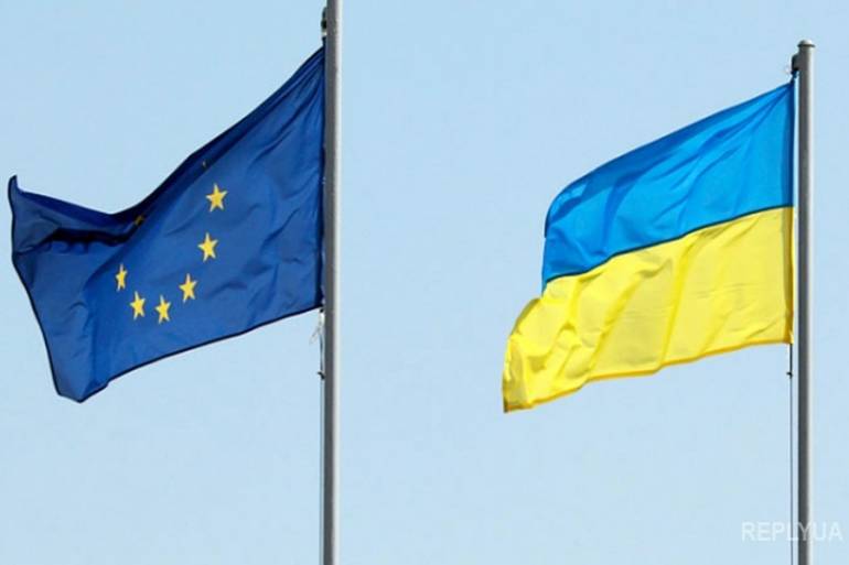 прапори ЄС - Україна фото