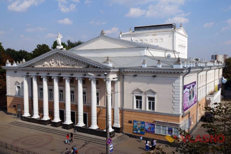 театр імені Садовського у Вінниці фото