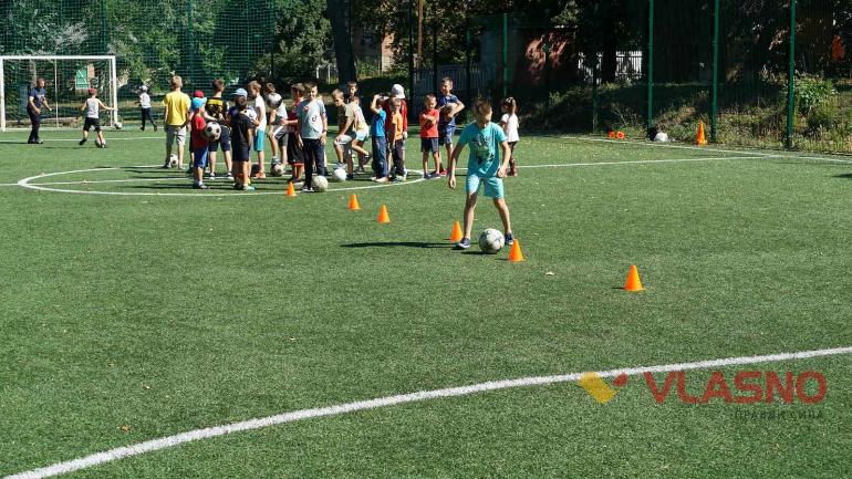У Дашеві батьки та місцеві активісти створили дитячу футбольну секцію (ФОТО)