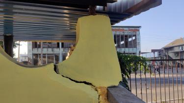 На Вінниччині після передвиборчого ремонту зупинки почали розвалюватись на очах жителів