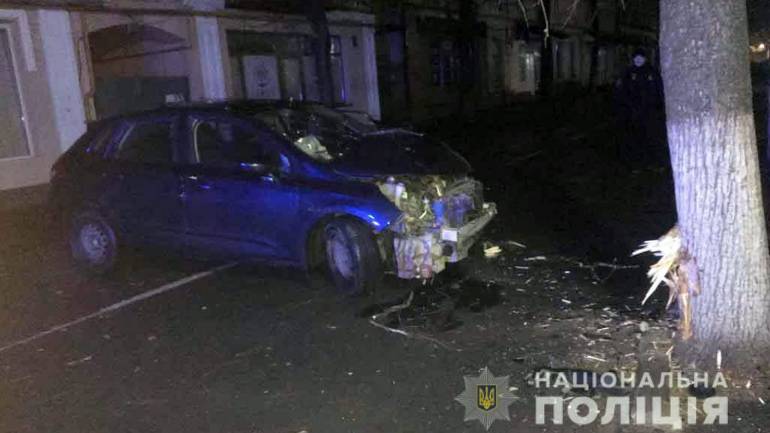 викрав і розбив фото