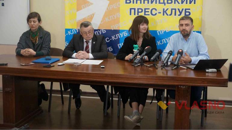 Студенти навчать вінничан по-європейськи сортувати відходи