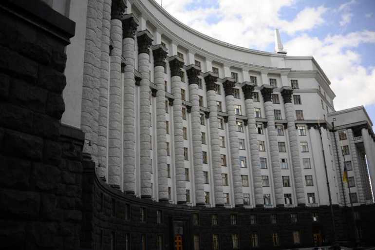 Частина пенсіонерів отримає січневі виплати у грудні