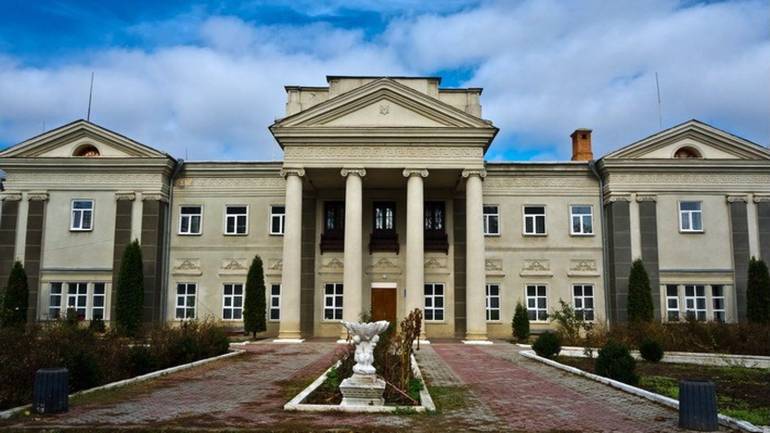 У палаці Четвертинських на Вінниччині знаходиться психіатрична лікарня (ФОТО)