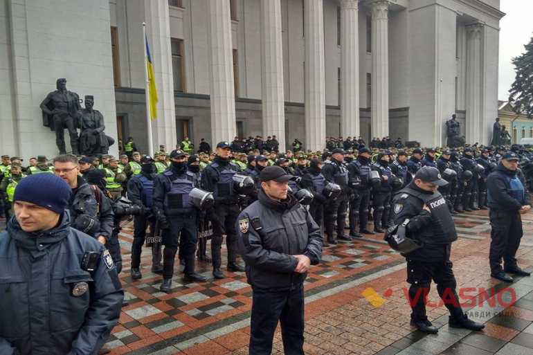&laquo;Вінницька сотня&raquo; вимагає реформ під Верховною Радою