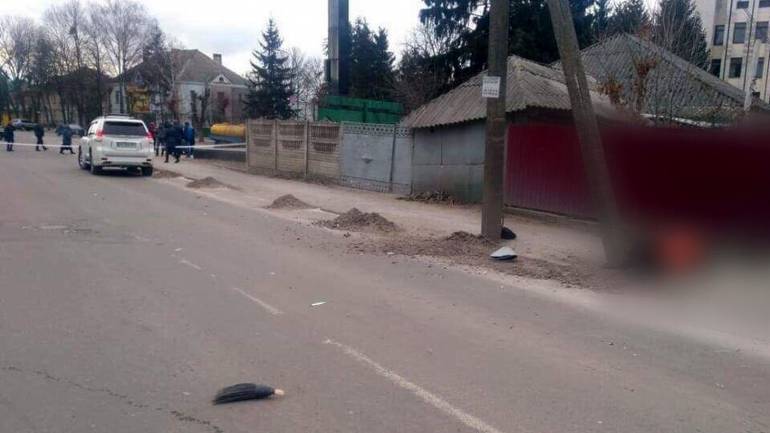 Водій іномарки насмерть збив жінку, яка працювала двірником на Вінниччині