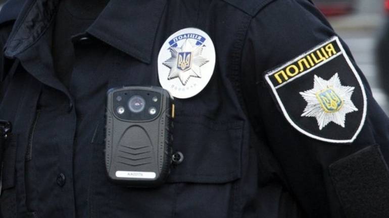На Вінниччині правоохоронці били та змушували присідати затриманого (ВІДЕО)