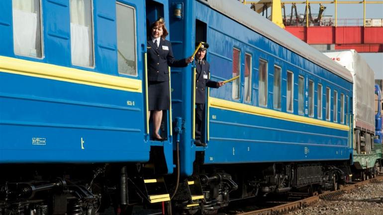 Три додаткових потяги на свята запускає "Укрзалізниця"