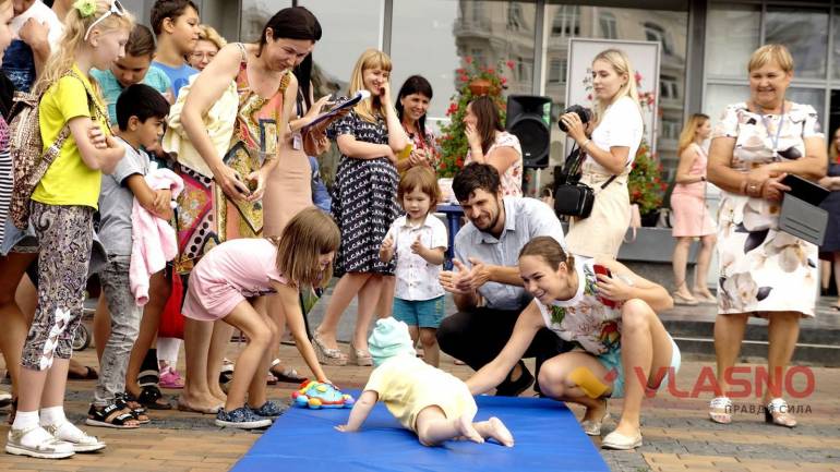 Перегони крізь сміх та сльози: у Вінниці визначили найшвидших малюків (ФОТО)