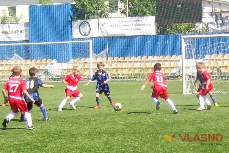 матчі Міжобласних змагань серед футболістів 7-8 річного віку у Вінниці фото