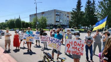 &laquo;Ми хочемо, щоб була Калинівка районним центром&raquo;: калинівчани влаштували акцію протесту (ФОТО) (