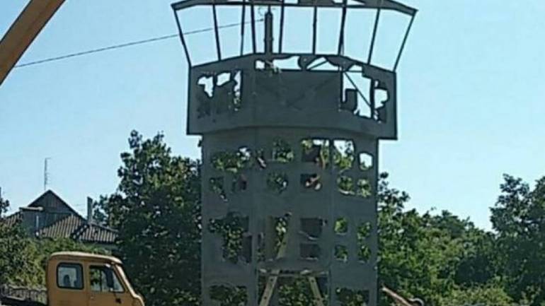 На Одещині встановлюють пам&rsquo;ятник у вигляді диспетчерської вежі Донецького аеропорту