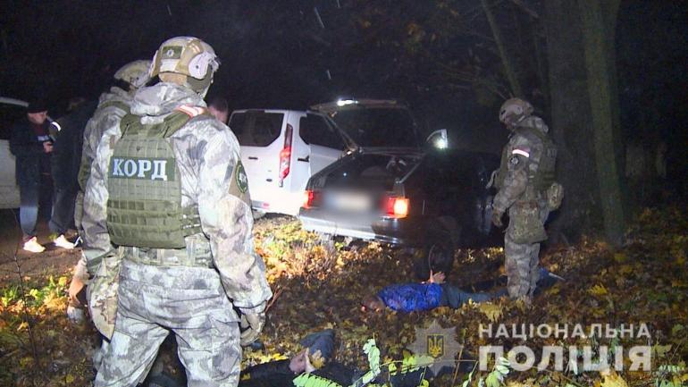 Катували та вимагали гроші: на Вінниччині злочинці викрали двох людей