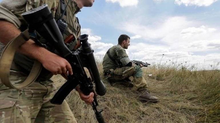 Доба на Донбасі: 21 обстріл, один військовик загинув, ще чотирьох поранено