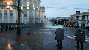 У центрі Вінниці горіли шини, Соборну перекрили