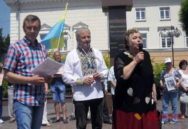 Маліновський на віче показав &ldquo;червону картку&rdquo; провокаторці