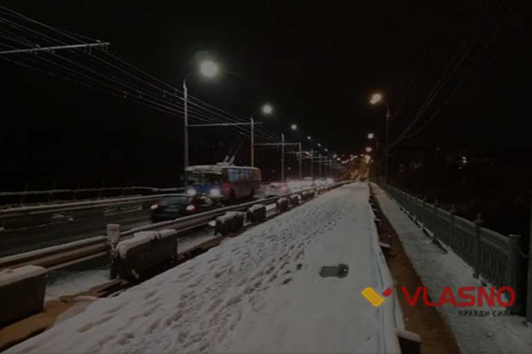 На Київському мосту ремонт: рух транспорту обмежать