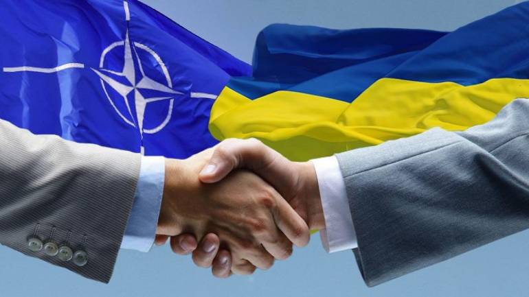 Угорщина продовжує погрожувати Україні
