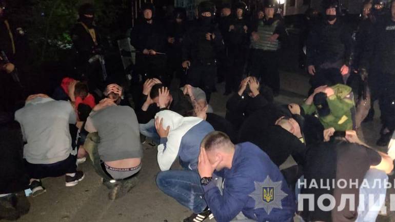&laquo;Учасникам рейдерського захоплення заводу у Вінниці заплатили по тисячі&raquo; &ndash; полковник поліції