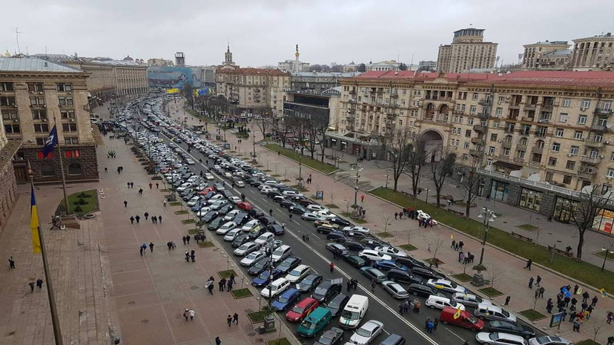 У столиці власники авто на єврономерах вимагають доступного розмитнення автомобілів