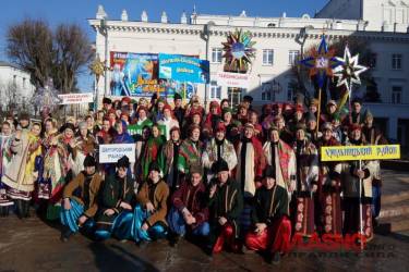Колядники з усіх районів співали у Вінниці