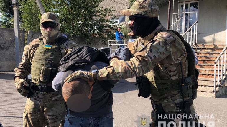 Вінничанин розповсюджував порнографію за участі 3-річної доньки та 5-річніго сина (ФОТО, ВІДЕО)