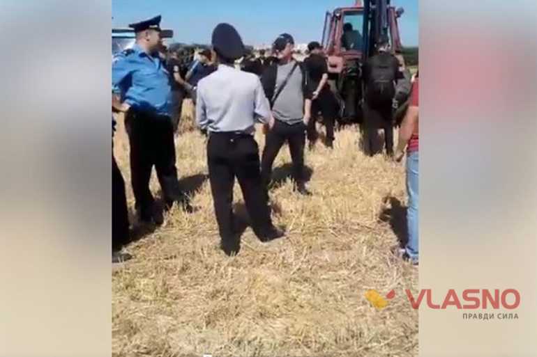 Протестувальники у Сабарові побоюються провокацій та позначили &laquo;своїх&raquo; 