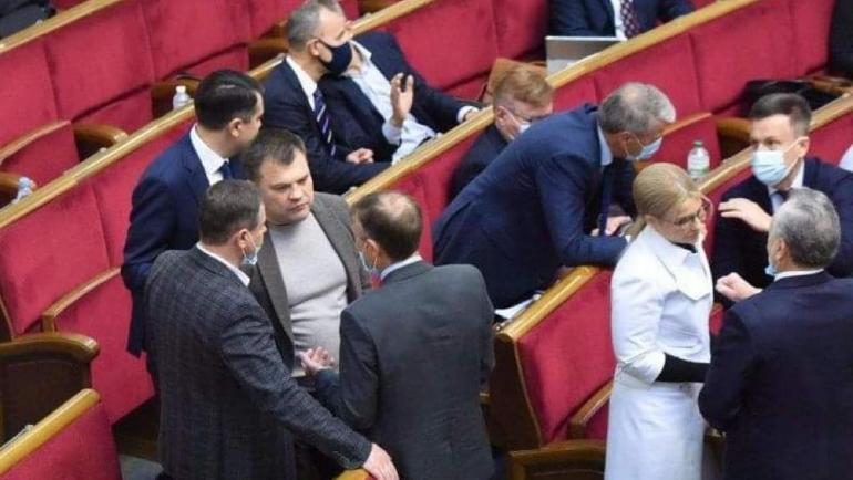 Рейтинги &laquo;Слуги народу&raquo; та &laquo;Батьківщини&raquo; майже зрівнялися