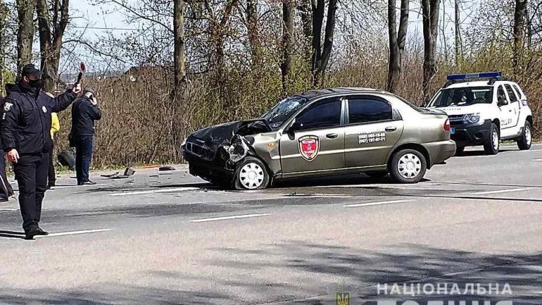 У Вінницькому районі мінівен врізався у легковик: одного з учасників ДТП госпіталізували