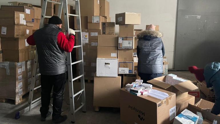 В Україну з Франції прибули автопотяги з вантажем медичного призначення