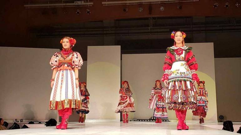У Токіо студенти розробили українські костюми для фестивалю