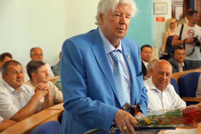 Депутати вінницької облради привітали Олексія Порошенка з ювілеєм фото