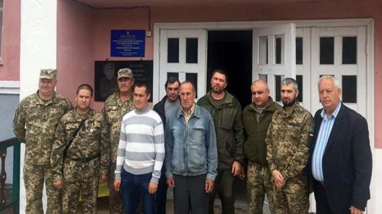 У селі на Вінниччині встановили меморіальну дошку загиблому підполковнику