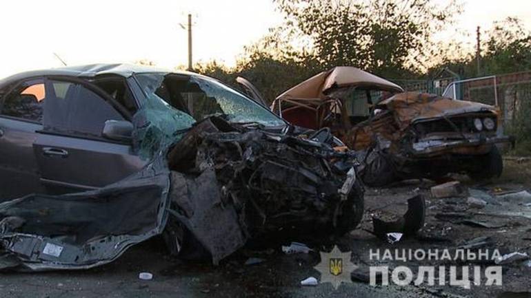 На Вінниччині зіткнулись ВАЗ та Daewoo: загинули водій таксі та матір з сином