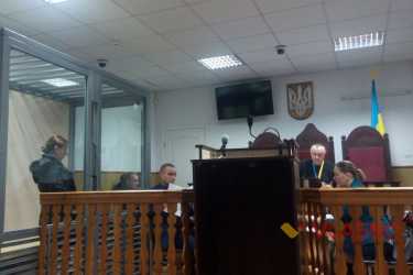 На Вінниччині п'яна жінка вдарила в око поліцейського: він осліп, суд відпустив підозрювану 