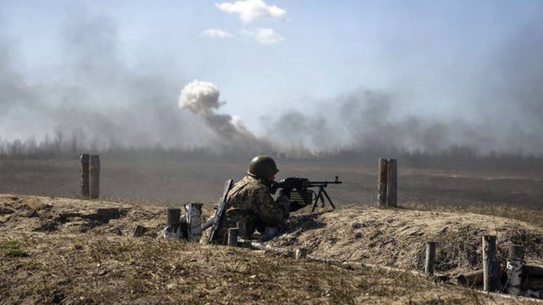 Доба в АТО: наших бійців обстріляли 54 рази із забороненої зброї