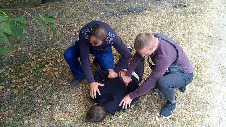 Вінничанка вихопила рюкзак у нападника, який відібрав у неї сумку