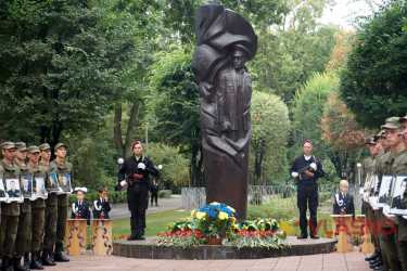 вшанування пам'яті загиблих правоохоронців у Вінниці фото