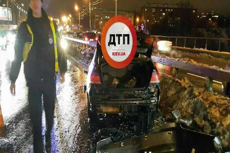 Смертельна аварія у Києві: автівка пролетіла у повітрі